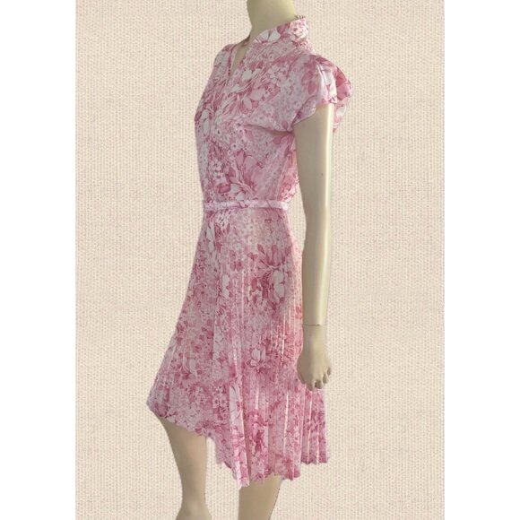 Pink Floral Dress, Size M/L, Belted Midi Pleated Pink Vintage Dress 1970s - Picture 2 of 10